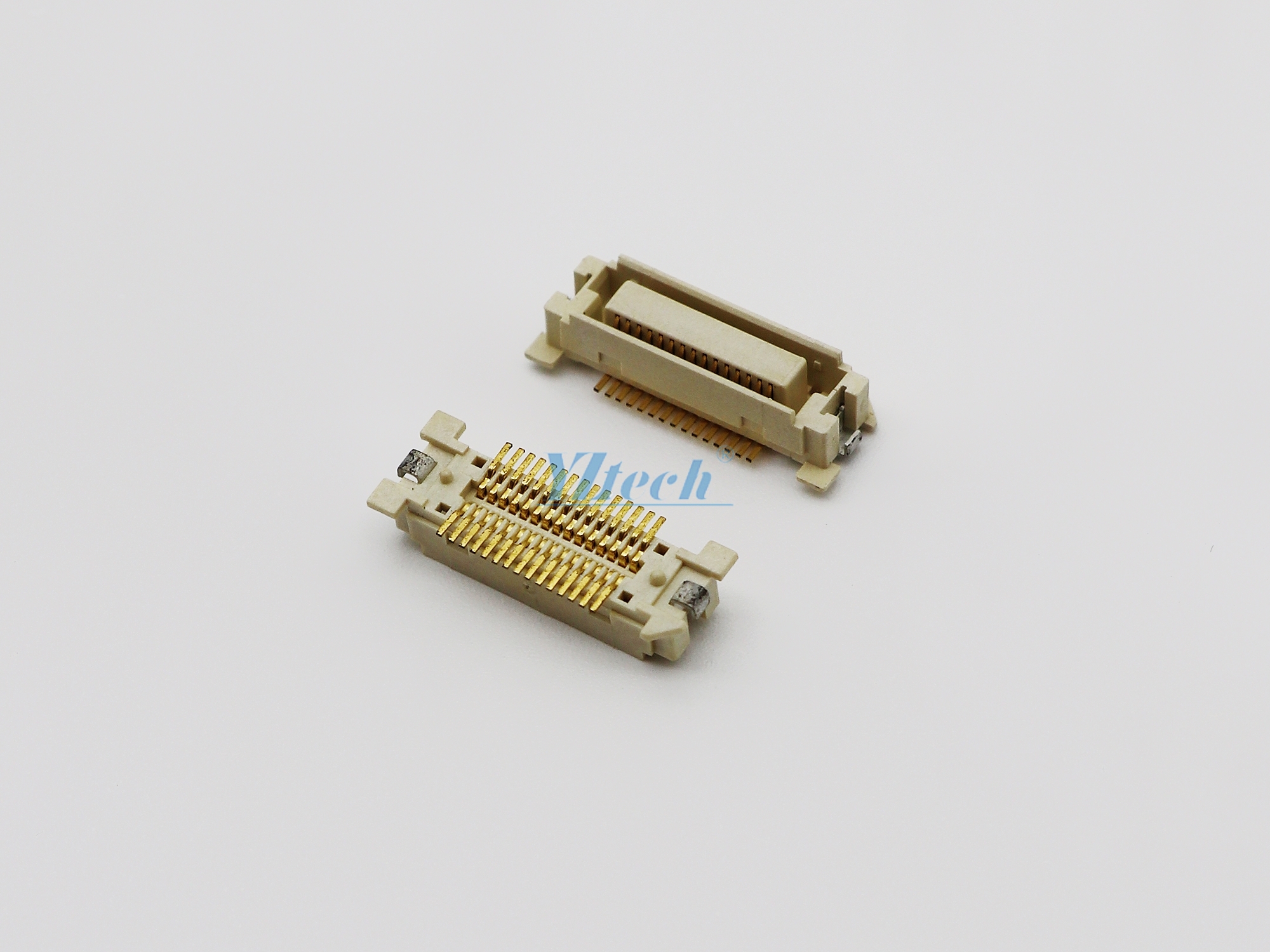 0.635BTB-30P公(gōng)頭/H:4.0/SMT/貼腳寬6.4/帶柱/帶定位片/本色/全金